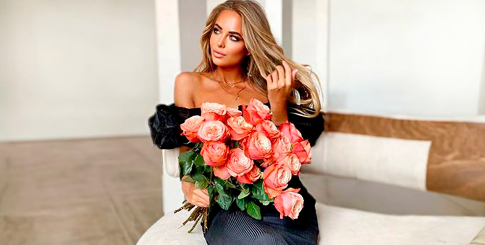 на одноголовые или кустовые розы в дизайнерских шляпных коробках