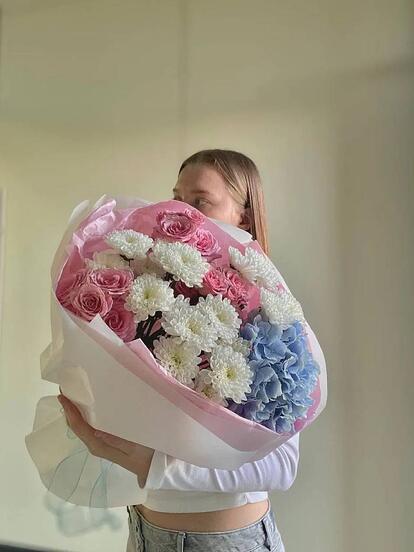 Букет с Голубой гортензией