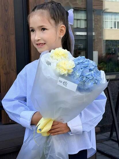 Букет «Звонок на урок S»