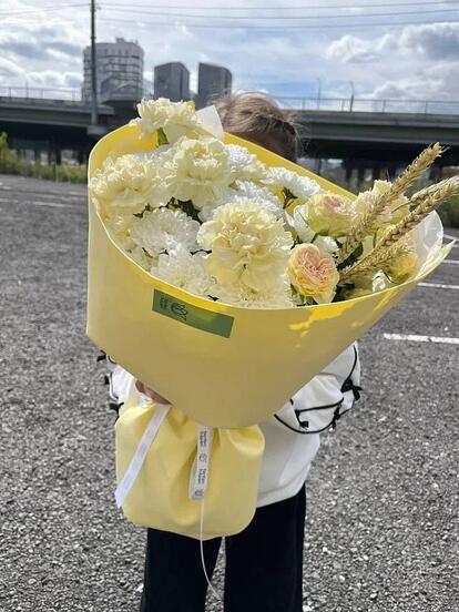 Букет «В лимонном цвете миди»
