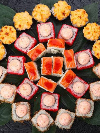 на все меню кухни: классические, горячие, запеченные роллы, суши, гунканы и сеты