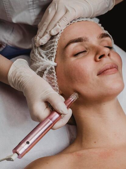 Фракционная мезотерапия лица + шеи + Premium SPA-уход губ